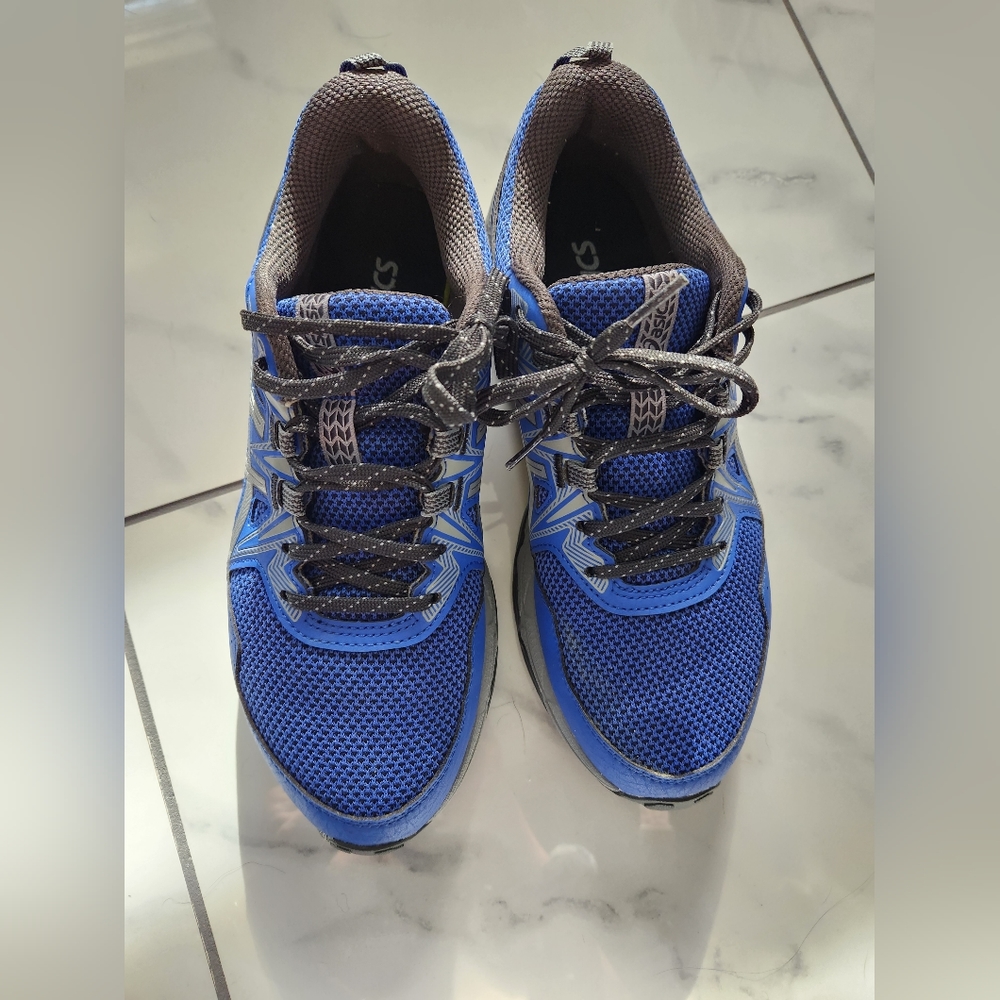 ASICS gel shoes size 8